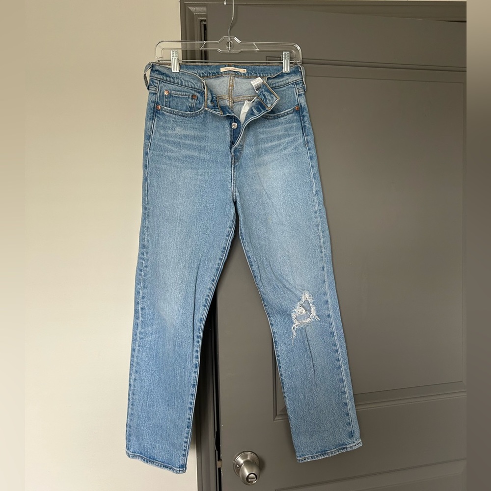 Women’s Levi’s Straight Leg Jeans